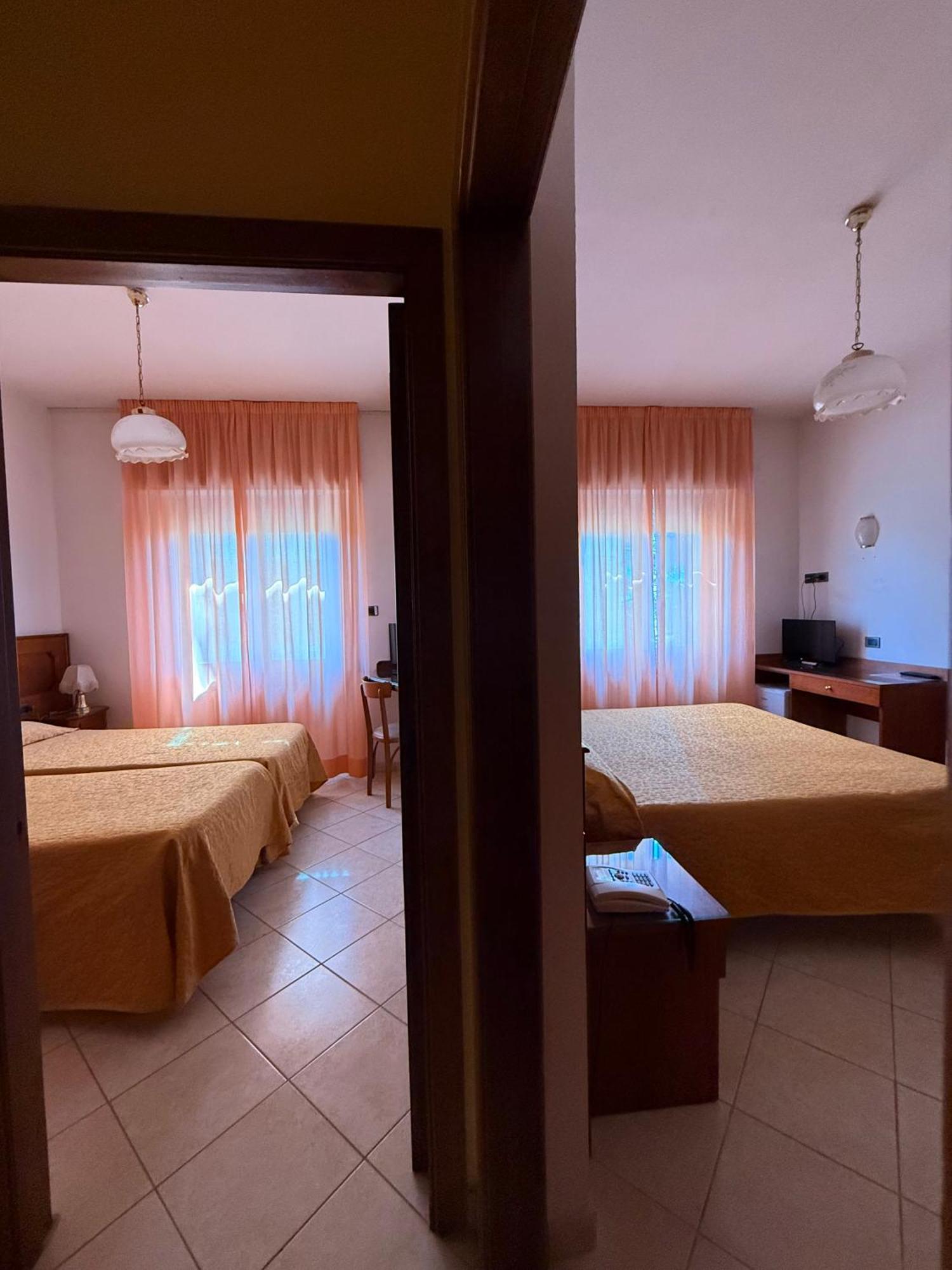 Grifone Hotel Перуджа Экстерьер фото