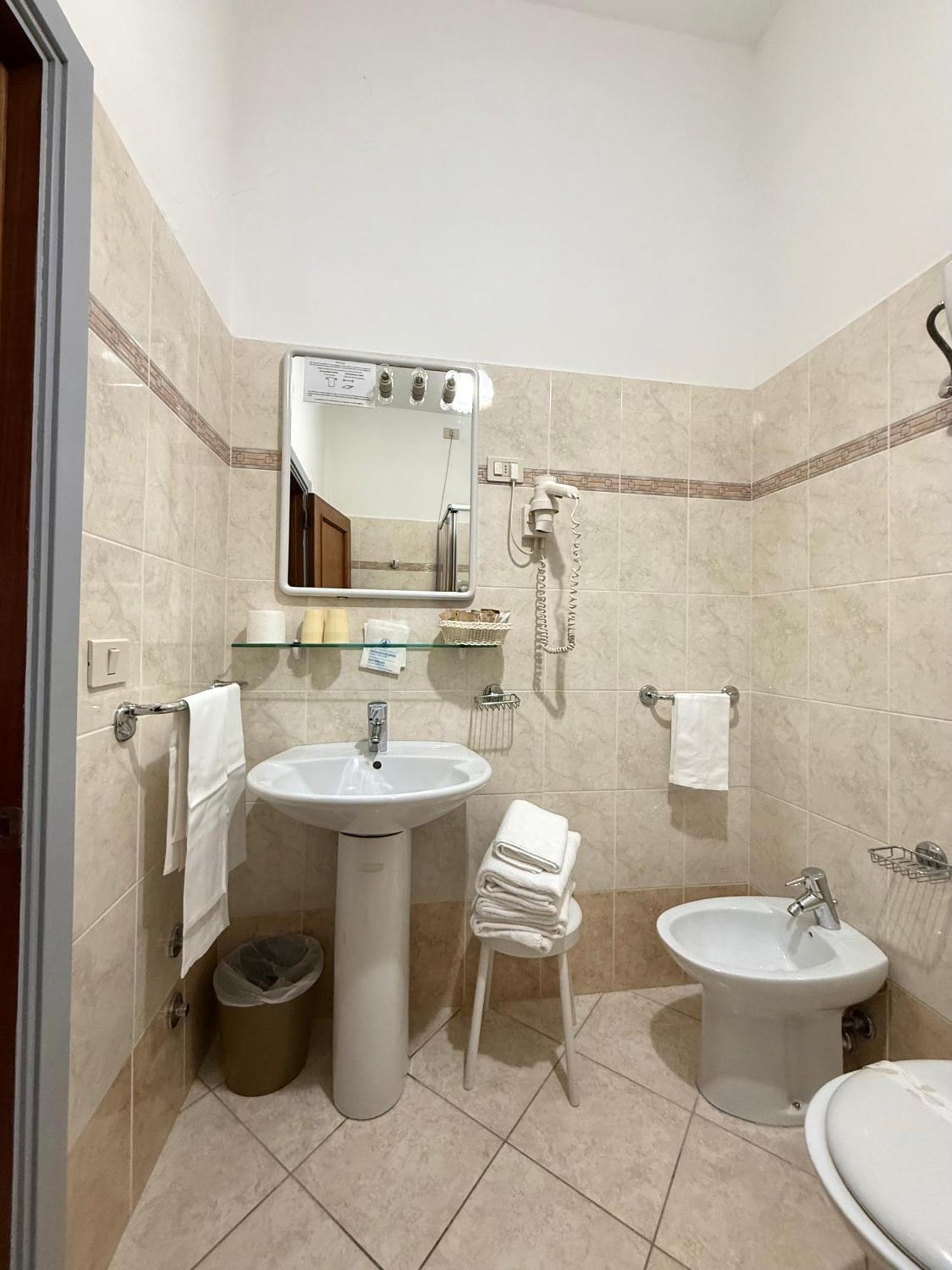 Grifone Hotel Перуджа Экстерьер фото