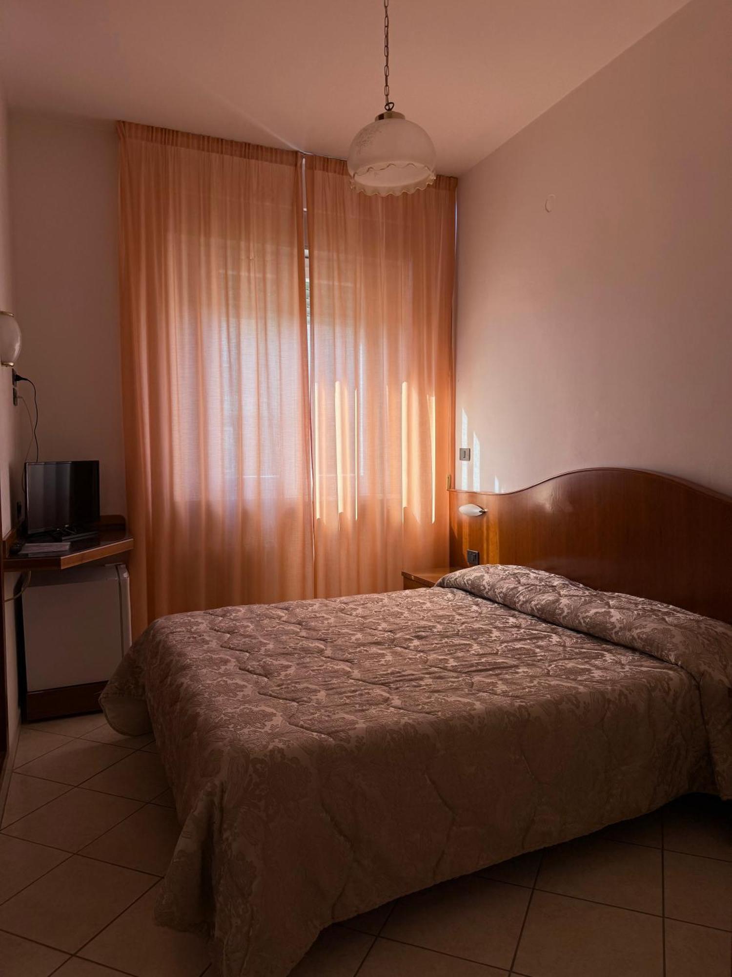 Grifone Hotel Перуджа Экстерьер фото