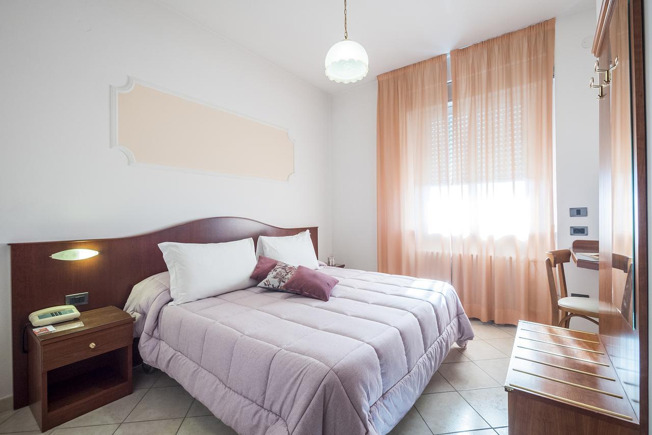 Grifone Hotel Перуджа Экстерьер фото