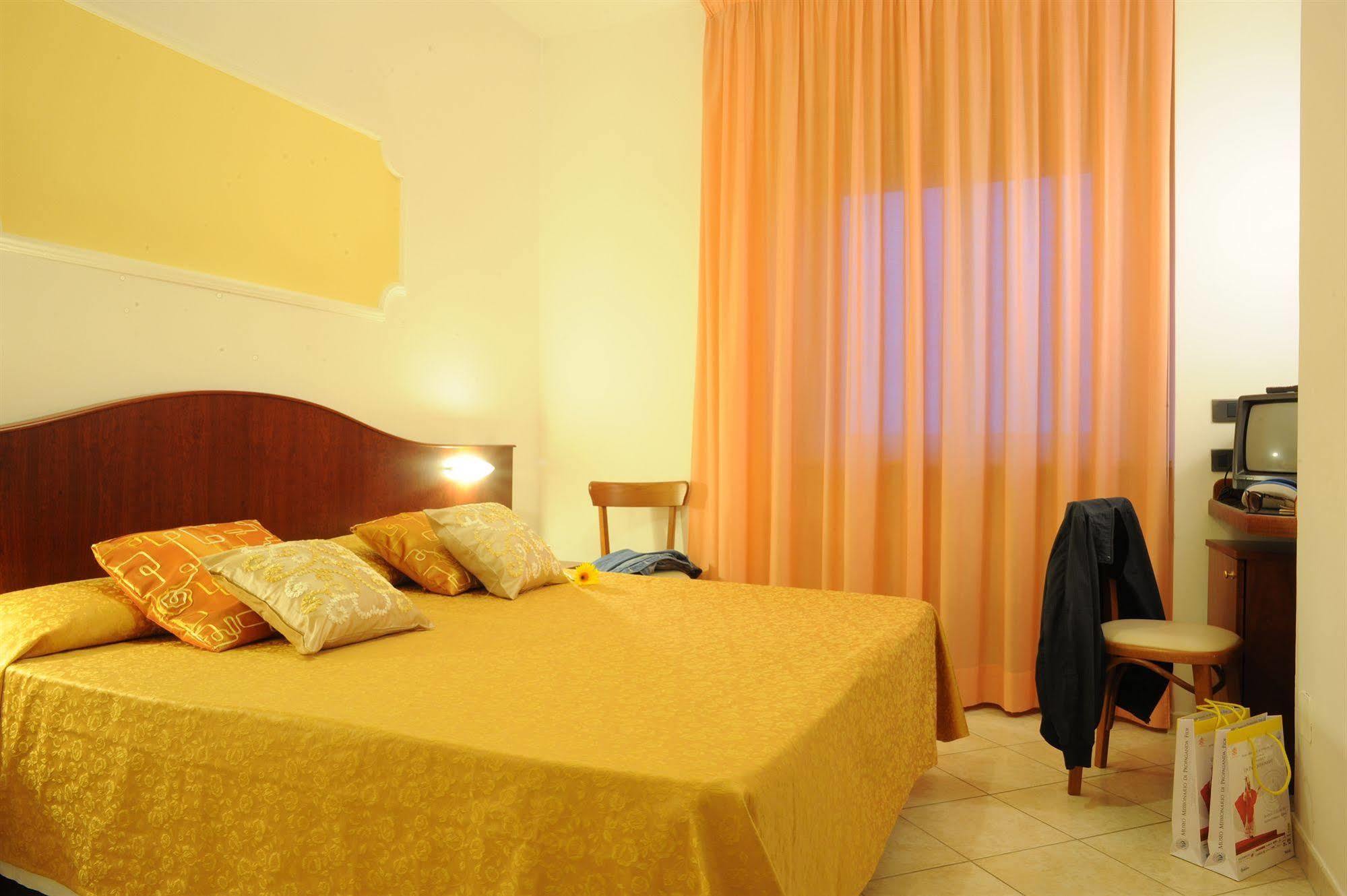 Grifone Hotel Перуджа Экстерьер фото