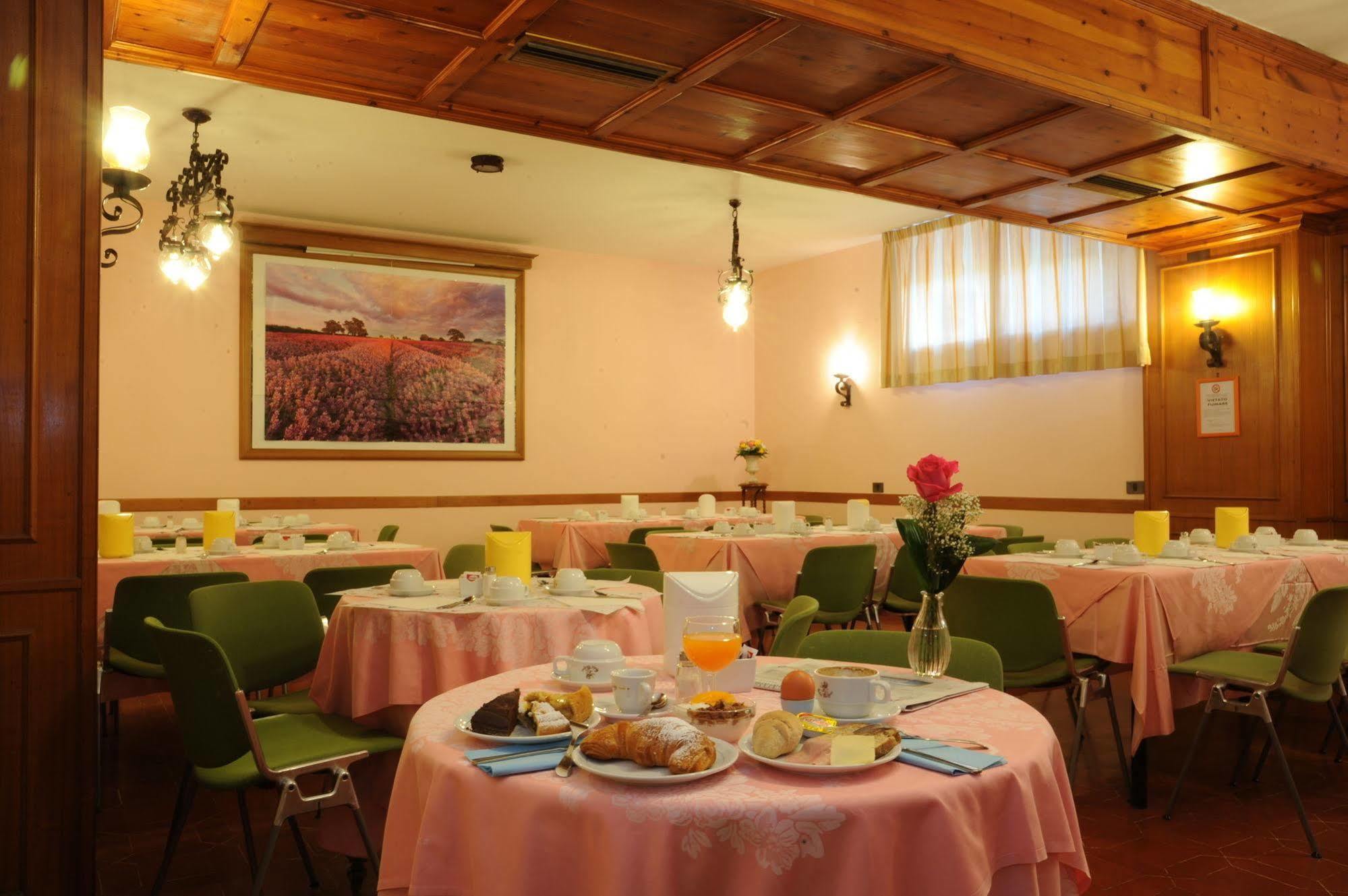 Grifone Hotel Перуджа Экстерьер фото