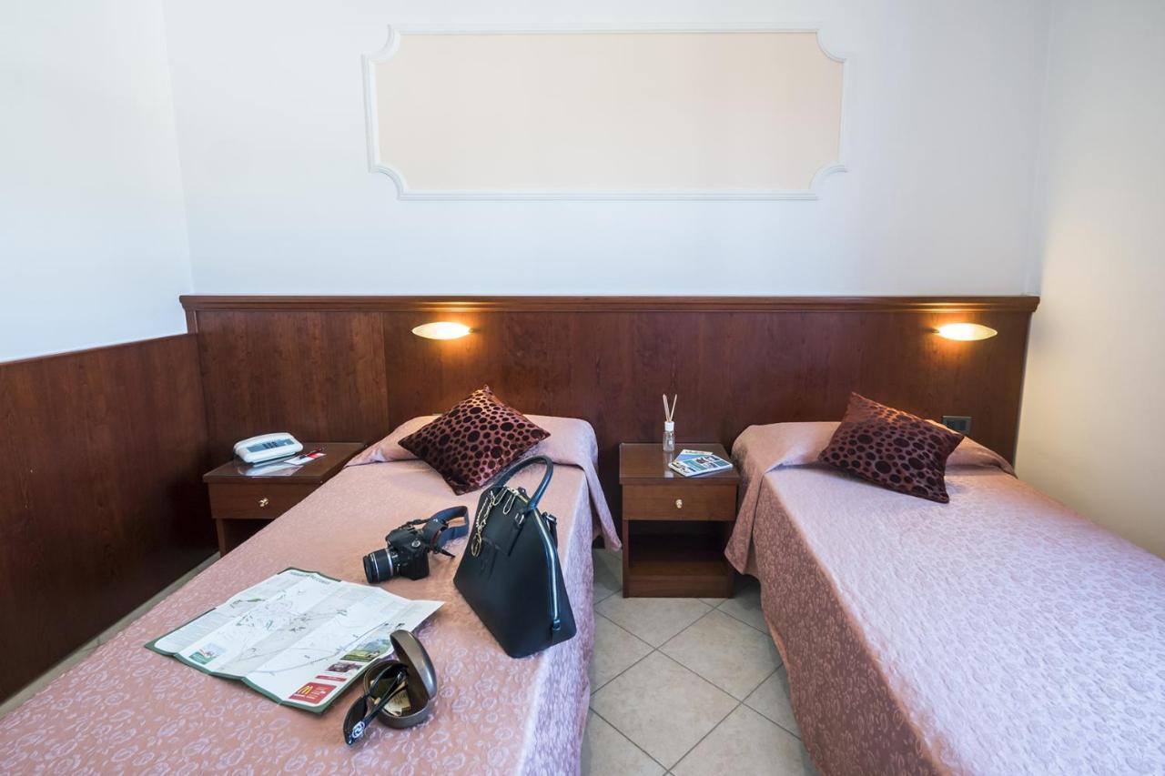 Grifone Hotel Перуджа Экстерьер фото